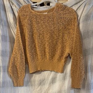 Cropped Billabong sweater